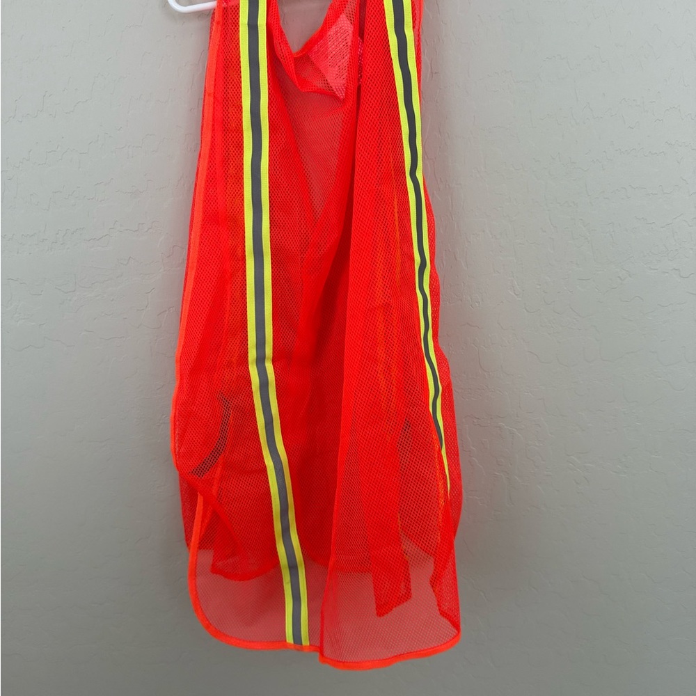 Universal Red Mesh Safety Vest with Reflective Stripes
